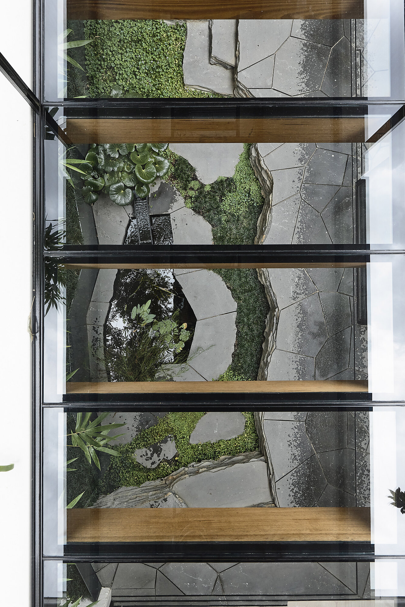 Interior photograph of Fitzroy Bridge House by Derek Swalwell